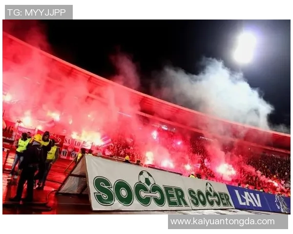 欧冠门票系统崩溃数万球迷排队12小时仍未成功抢票