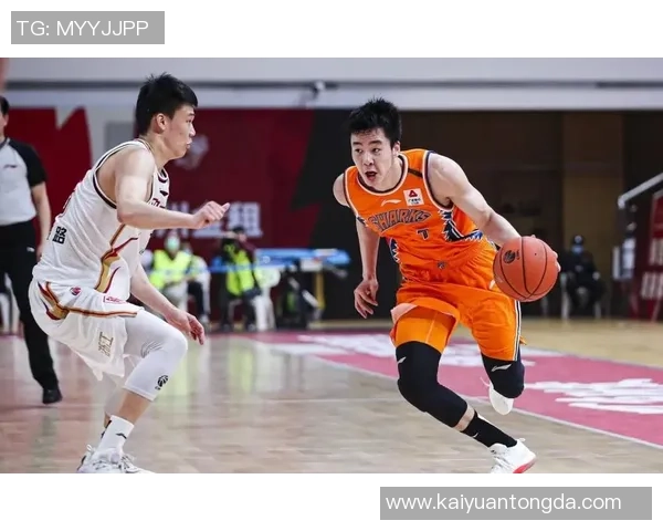 郭昊文：从篮球新星到职业生涯的崭新篇章与挑战探索